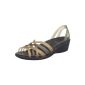 small crocs sandals;