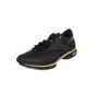 Understated and chic sports shoe